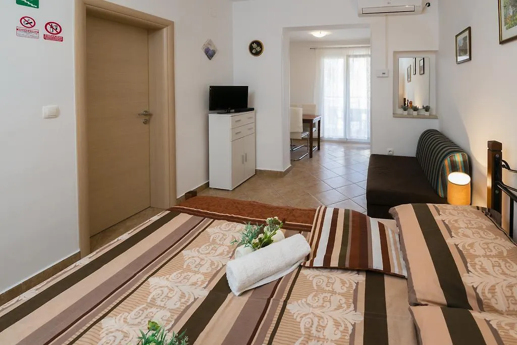 Apartments Villa Nona Umag 0*,  Croatia